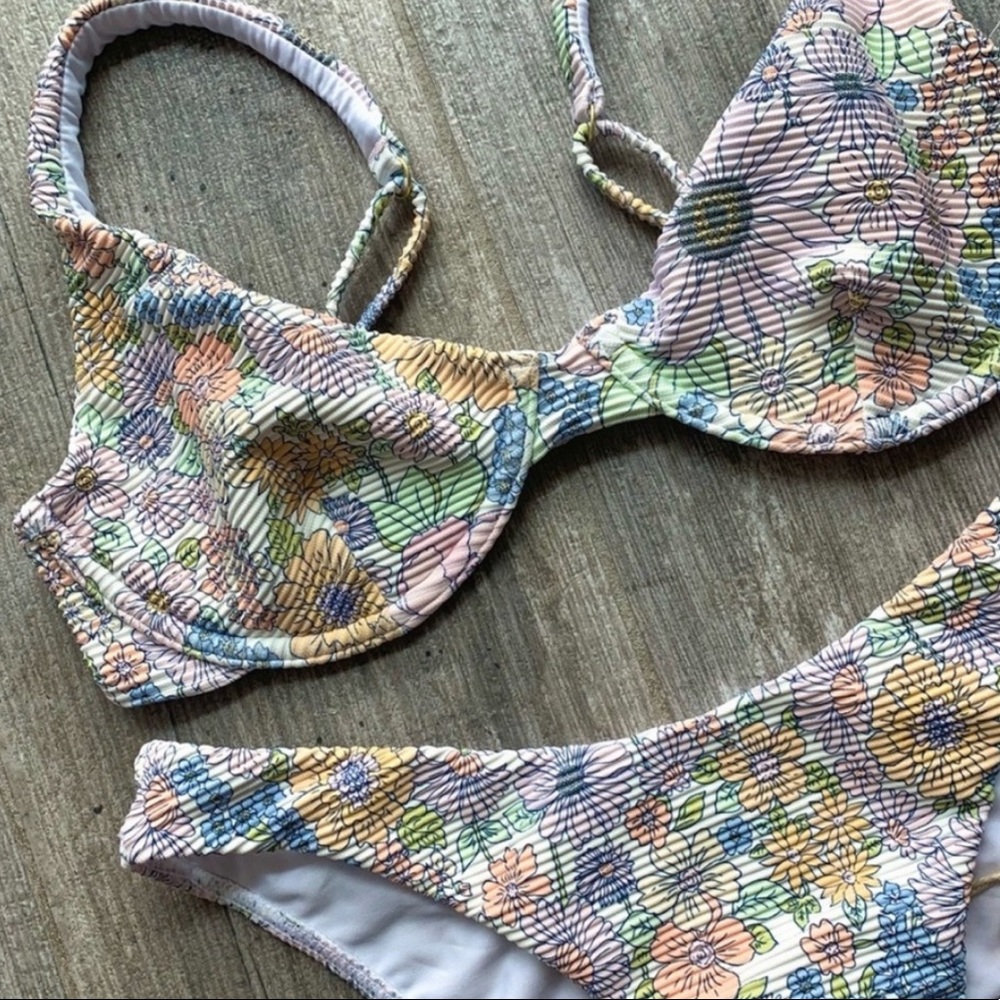 🔥🔥BILLABONG - SUNDANCE RUBY UNDERWIRE HIKE BIKINI SET🔥🔥 - Picture 4 of 9